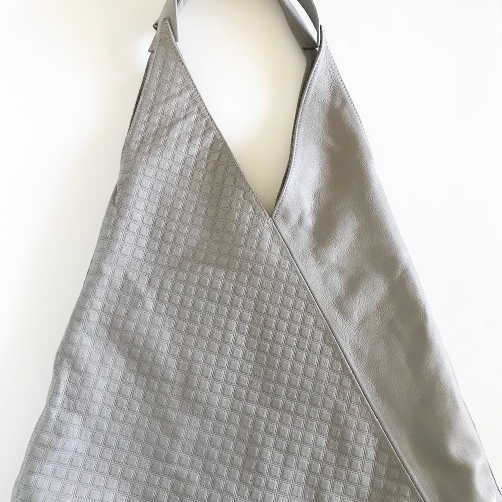 Asymmetrical Grey Leather Purse - Picture 5 of 7